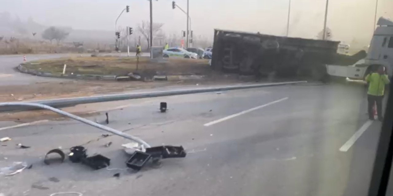 Eskişehir’de kontrolden çıkan tır yan yattı