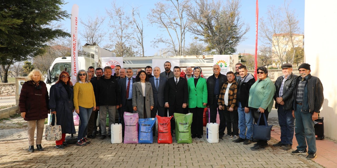 Mihalıççık çiftçisine gübre desteği