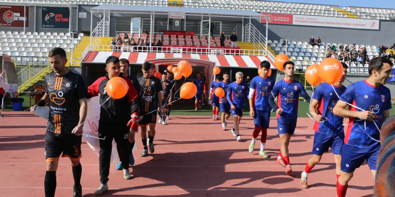 Lösemili çocuklar için sahada birlik oldular