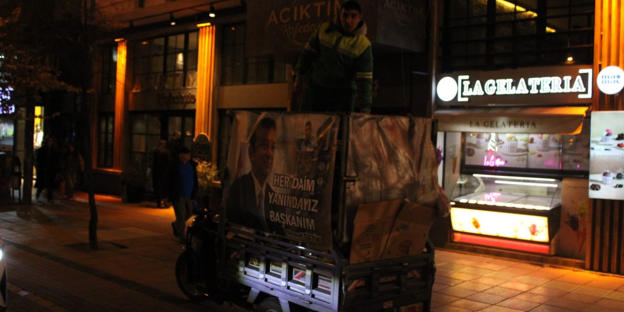 Eskişehir'de karton toplayıcısından İmamoğlu’na destek