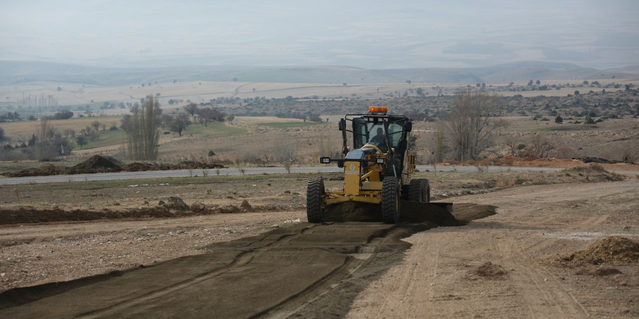 Sivrihisar'da yollar düzenleniyor