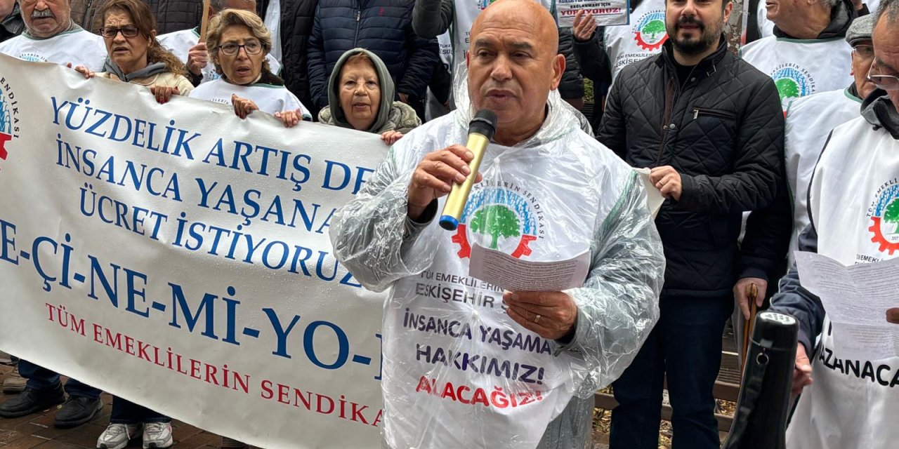 Eskişehir'de emeklilerden bütçeye tepki yürüyüşü