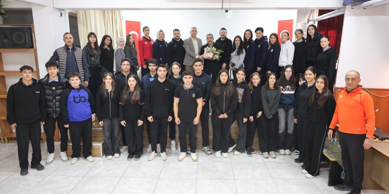 Şehrin kızları öğrencilerle buluştu