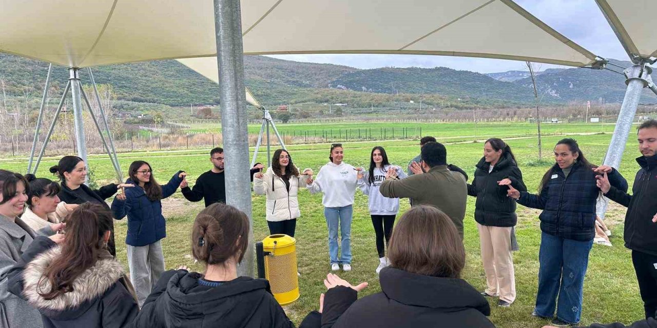 Gençler iklim krizini doğada ele aldı
