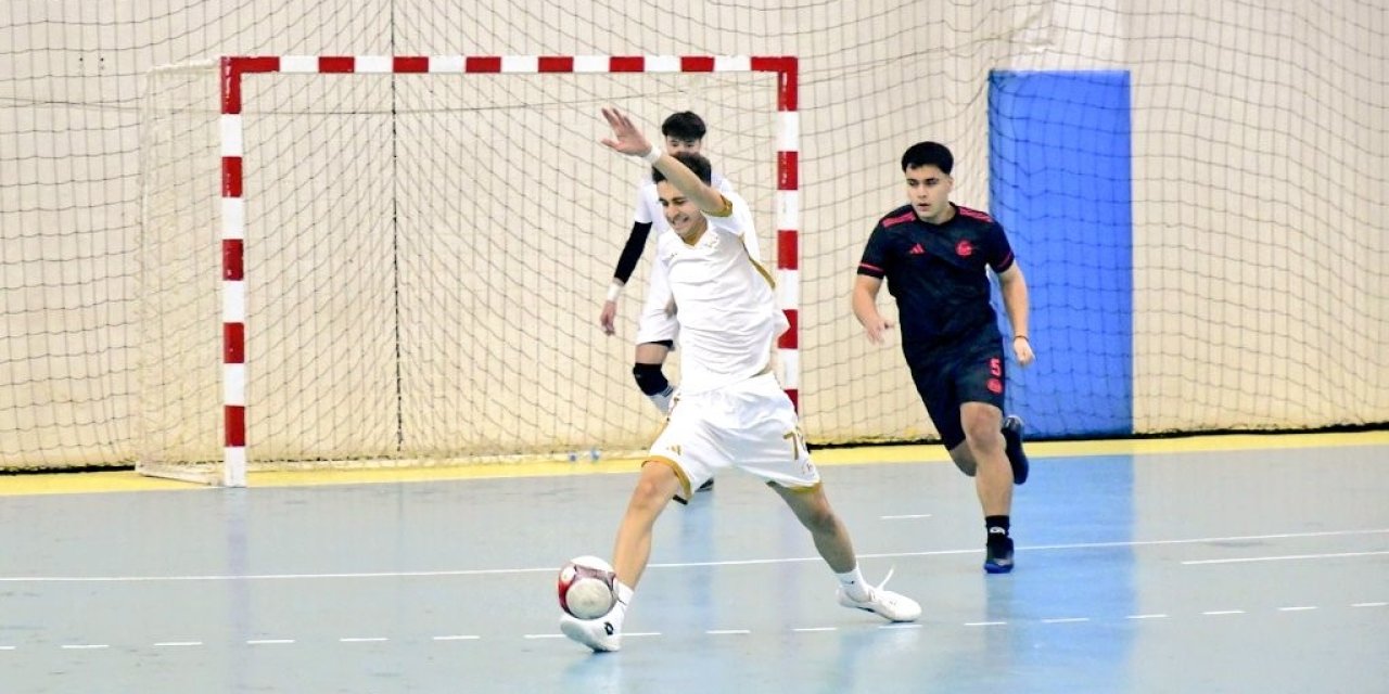 Eskişehir'de futsal müsabakaları başladı