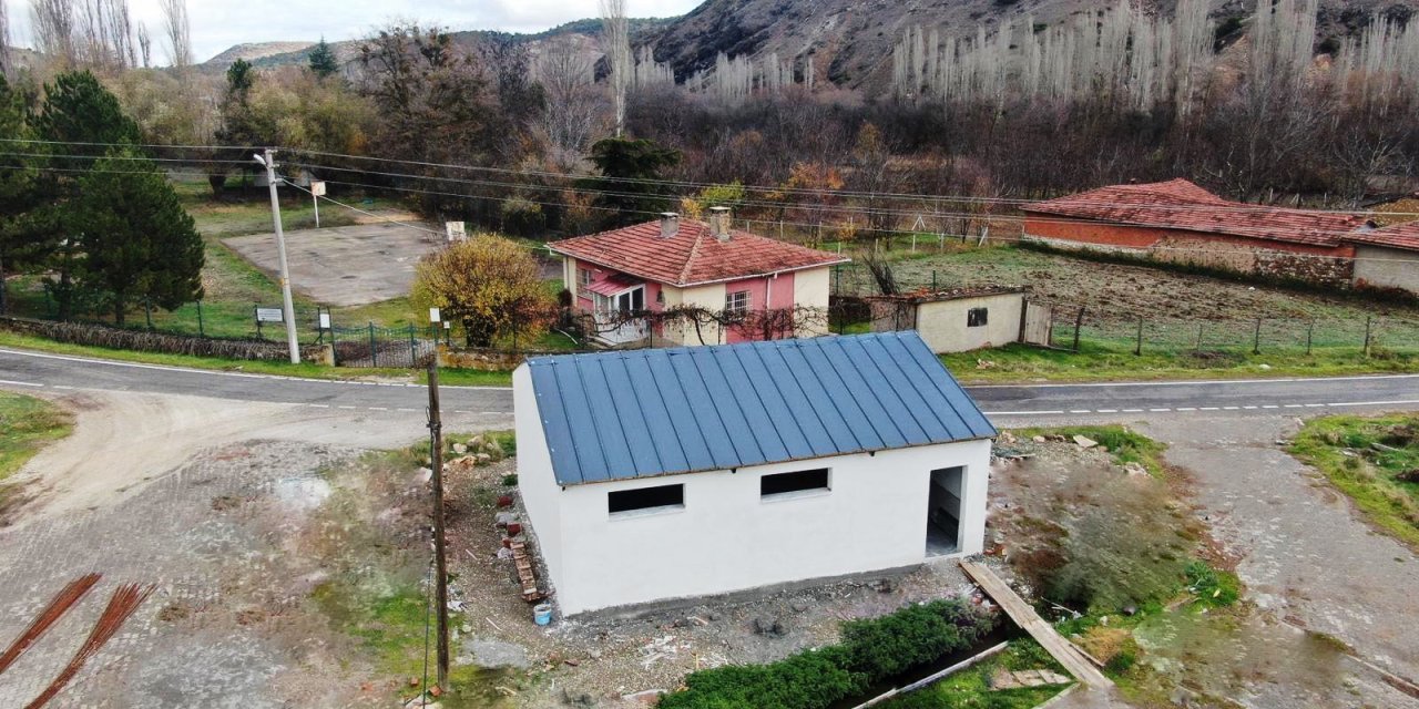 İnönü'de metruk bina yenilendi