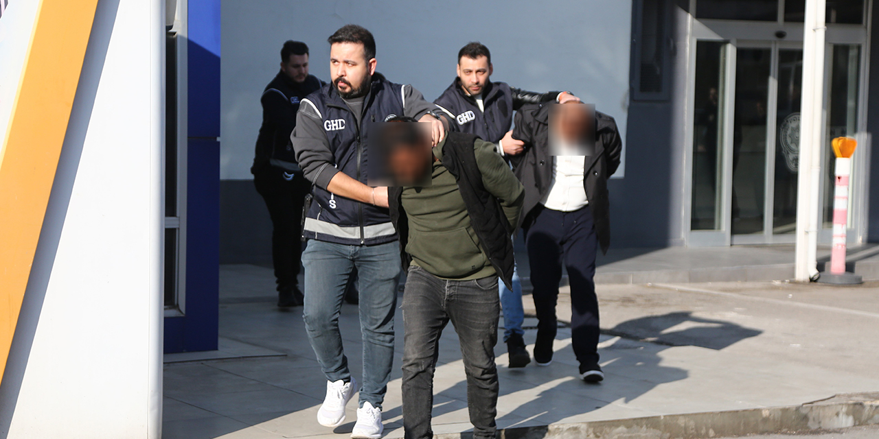 Göçmen kaçakçılığı yapan şebeke çökertildi