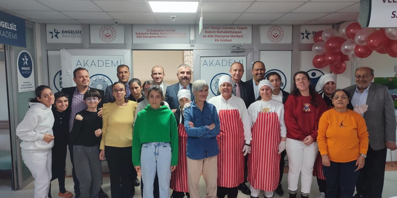 Dünya Engelliler Günü Sergisi ziyaretçilerin beğenisine sunuldu