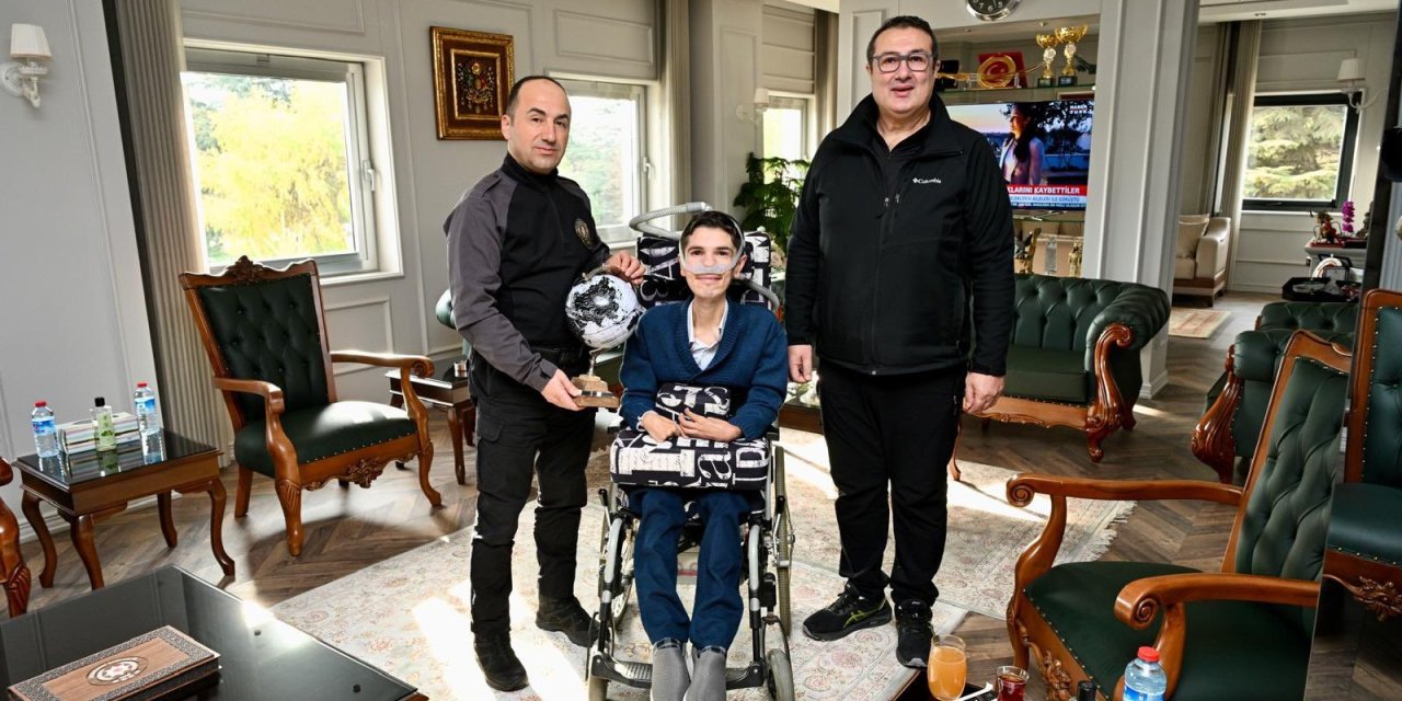 Eskişehir İl Emniyet Müdürü Arman Saraç'ı makamında ağırladı