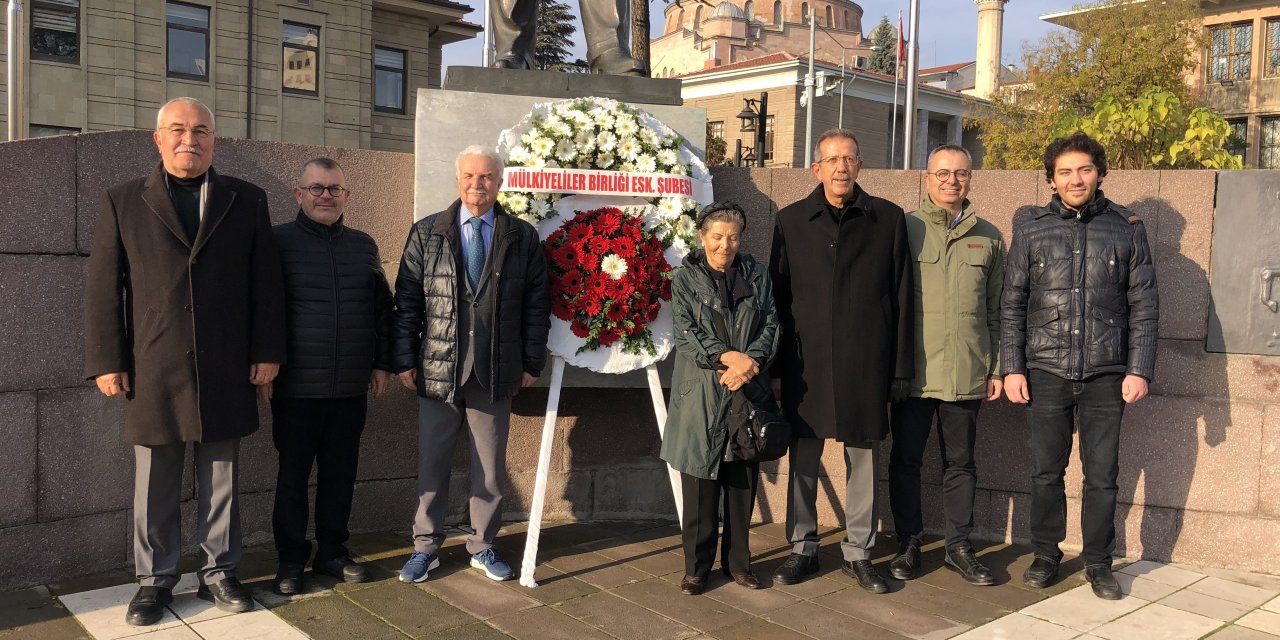 Mülkiyeliler Birliği Derneği'nin 166'ncı yılı için çelenk sunuldu