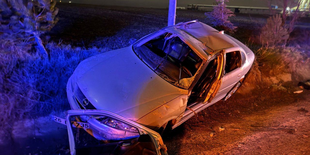 Eskişehir'de kontrolden çıkan otomobil taklalar attı