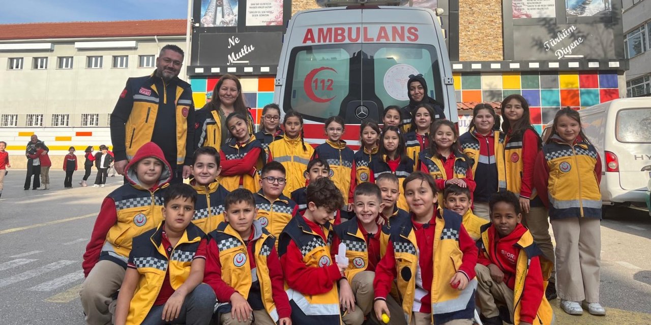 Minik öğrencilere acil sağlık bilinci aşılandı