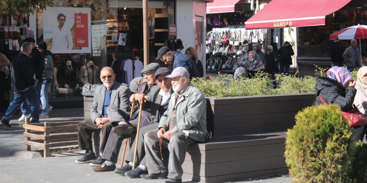 Emeklilerden 30 Bin TL’lik seyyanen zamma tepki