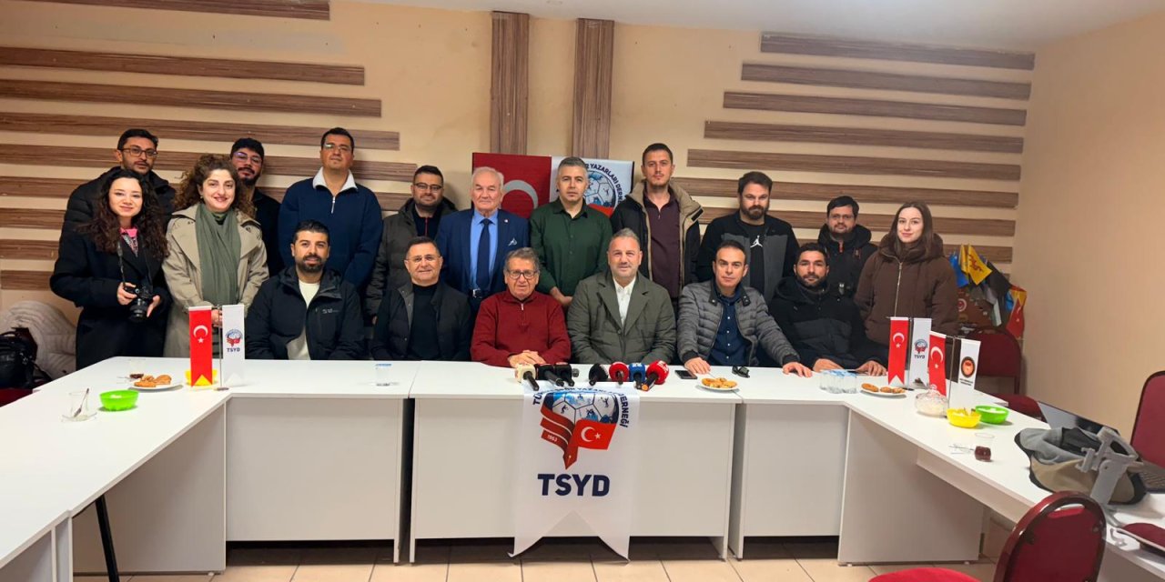 “Pandora’nın kutusu açıldı ve Türk futbolu büyük bir skandal yaşıyor”