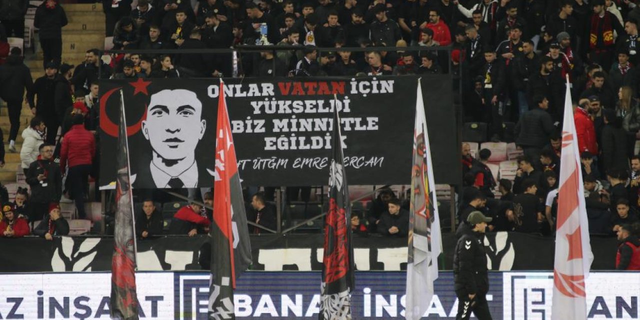 Es-Es taraftarı hava şehidi Emre Mercan'ı unutmadı