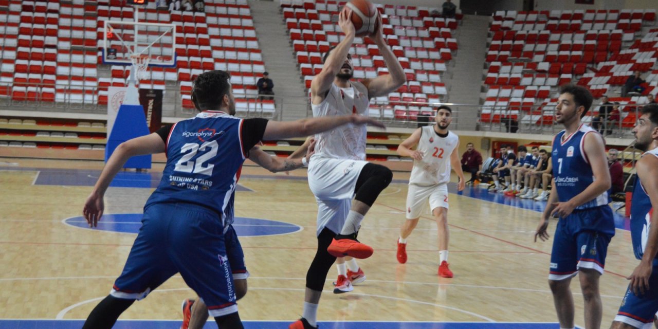 Ejderhalar lige döndü (74-54)