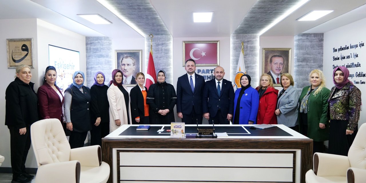 Bakan Yardımcısı Eminoğlu AK Parti İl Başkanlığı'nı ziyaret etti