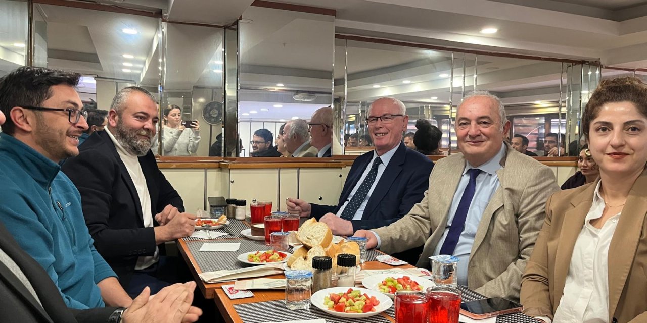 Kurt'tan Büyükerşen'e... Tatarlığı yarım kalmış!