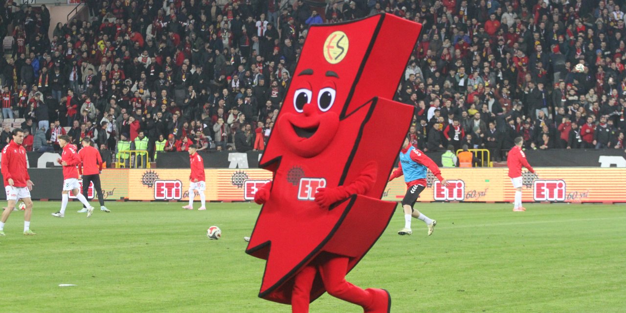 Maskot Şimşek sahneye çıktı!