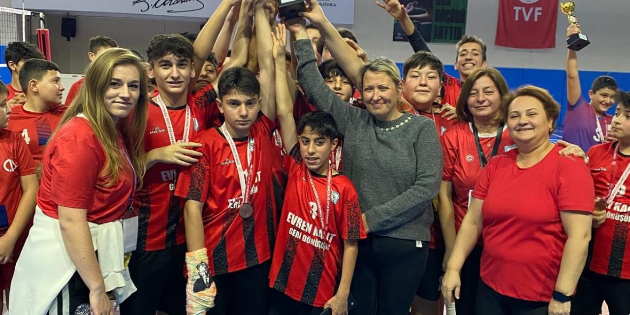 Eskişehir'de Voleybol Yıldız Erkekler müsabakaları sonuçlandı