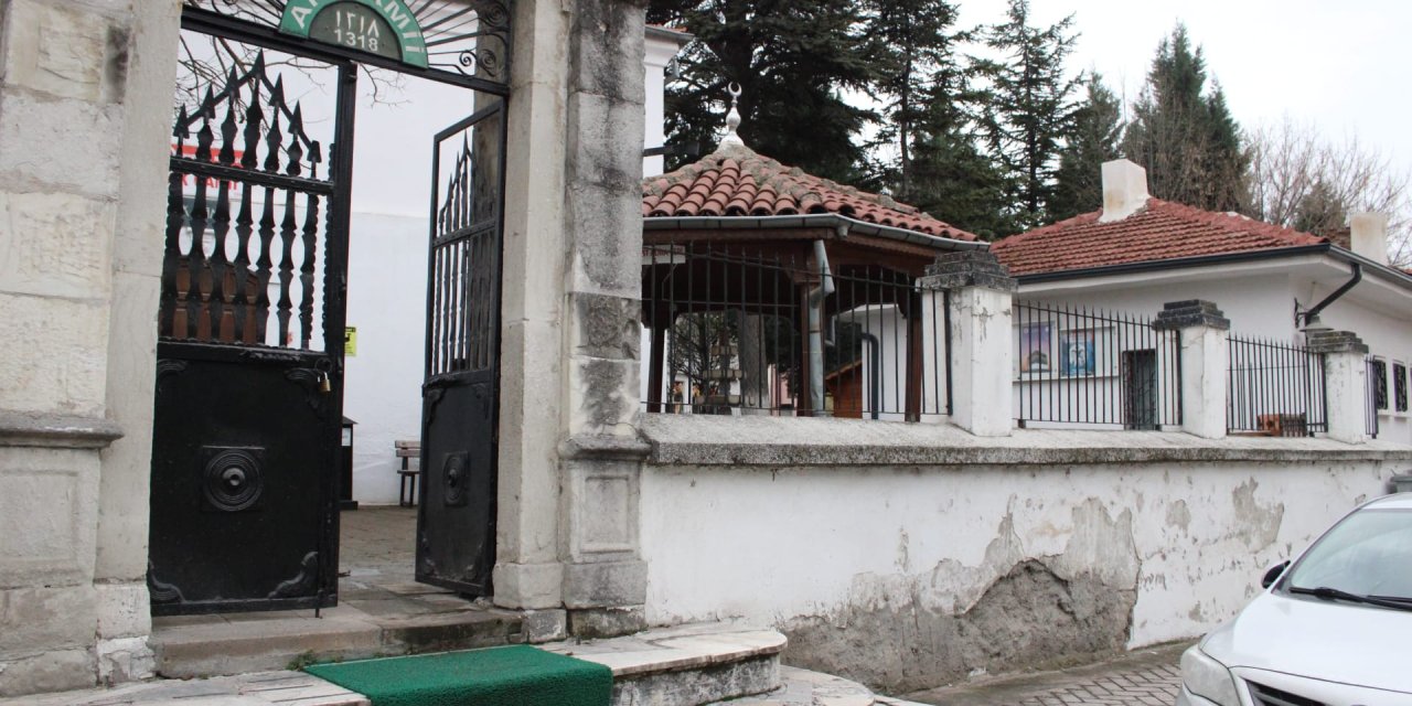 Eskişehir'de 707 yıllık cami onarım bekliyor