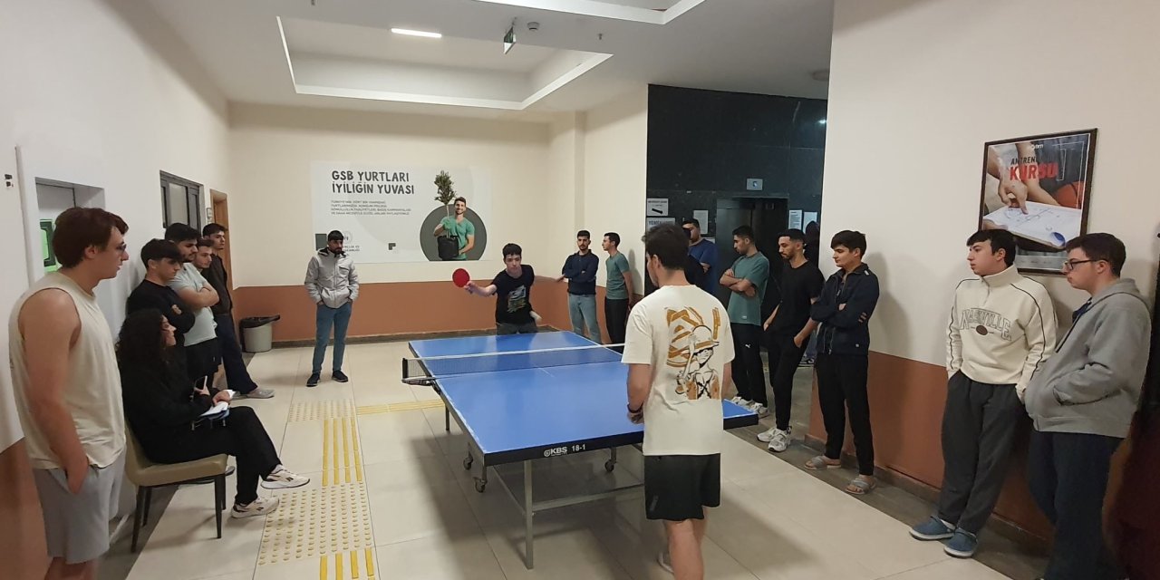 Eskişehir'de yurtlarda kalan öğrenciler böyle sosyalleşiyor