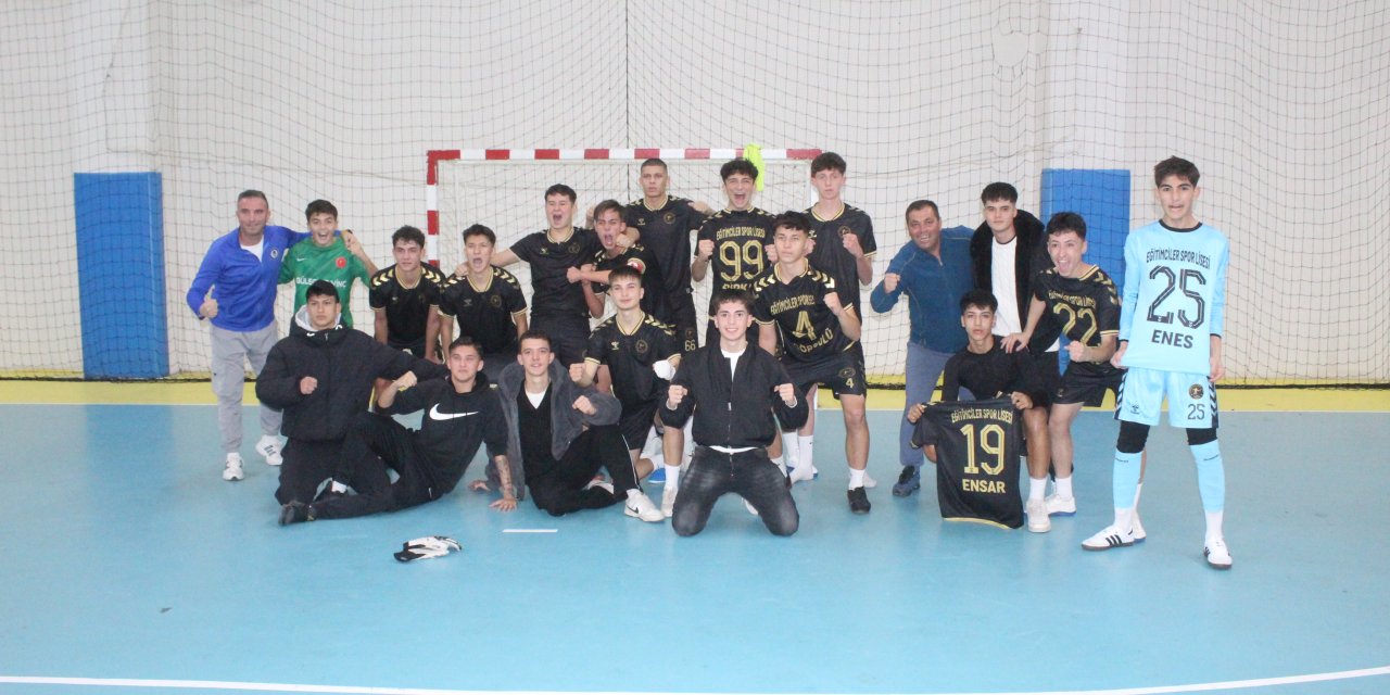 Okullar Arası Gençler Futsal'da heyecan var