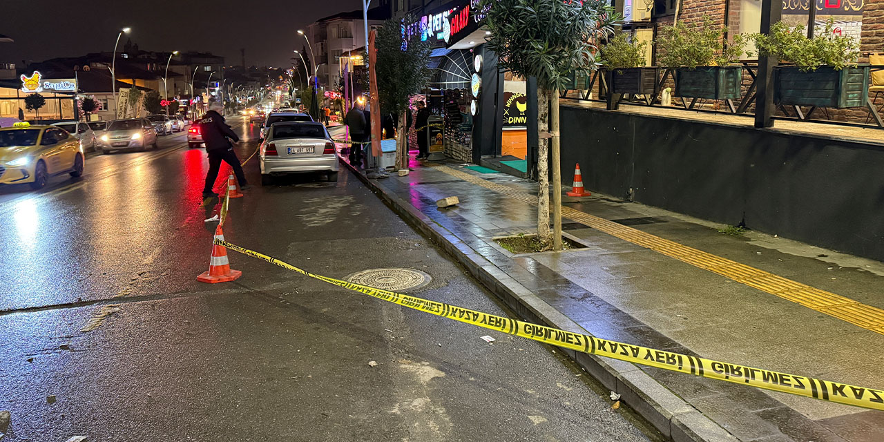 İki esnafın kavgasında kan aktı