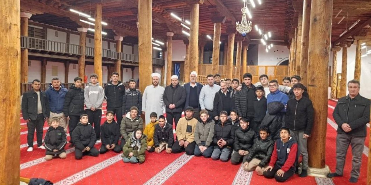 Eskişehir'de öğrenciler din görevlileriyle bir araya geldi