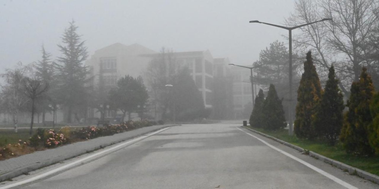 Eskişehir'in yüksek kesimlerinde sis etkili oldu