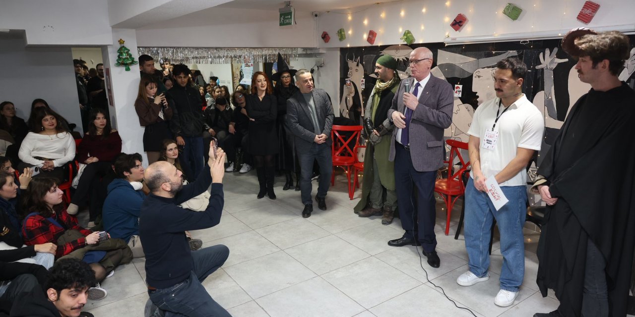 Gençler kış soğuğunda sıcak etkinlikte buluştu