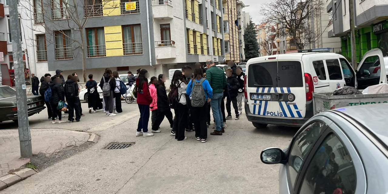 Eskişehir'de okul çıkışı bıçaklı saldırı: 1 çocuk yaralı