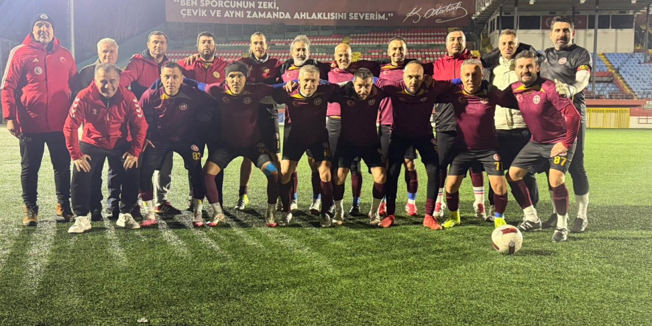 A.Ü Veteranlar liderliğini sürdürdü