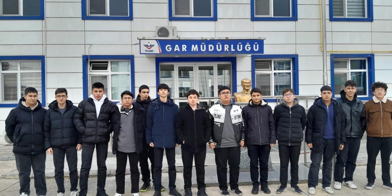 Eskişehir'de öğrenciler millî üretim yapan işletmeleri ziyaret ediyor