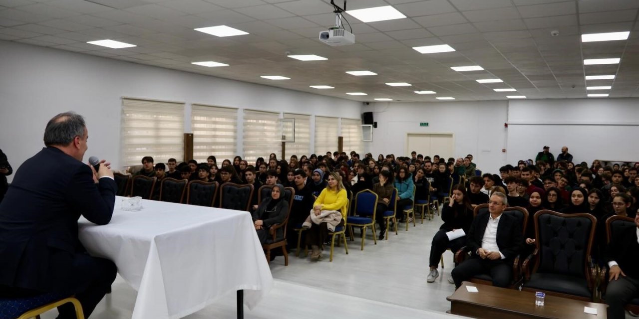 Kariyer Günleri Programı'na öğrencilerden yoğun ilgi