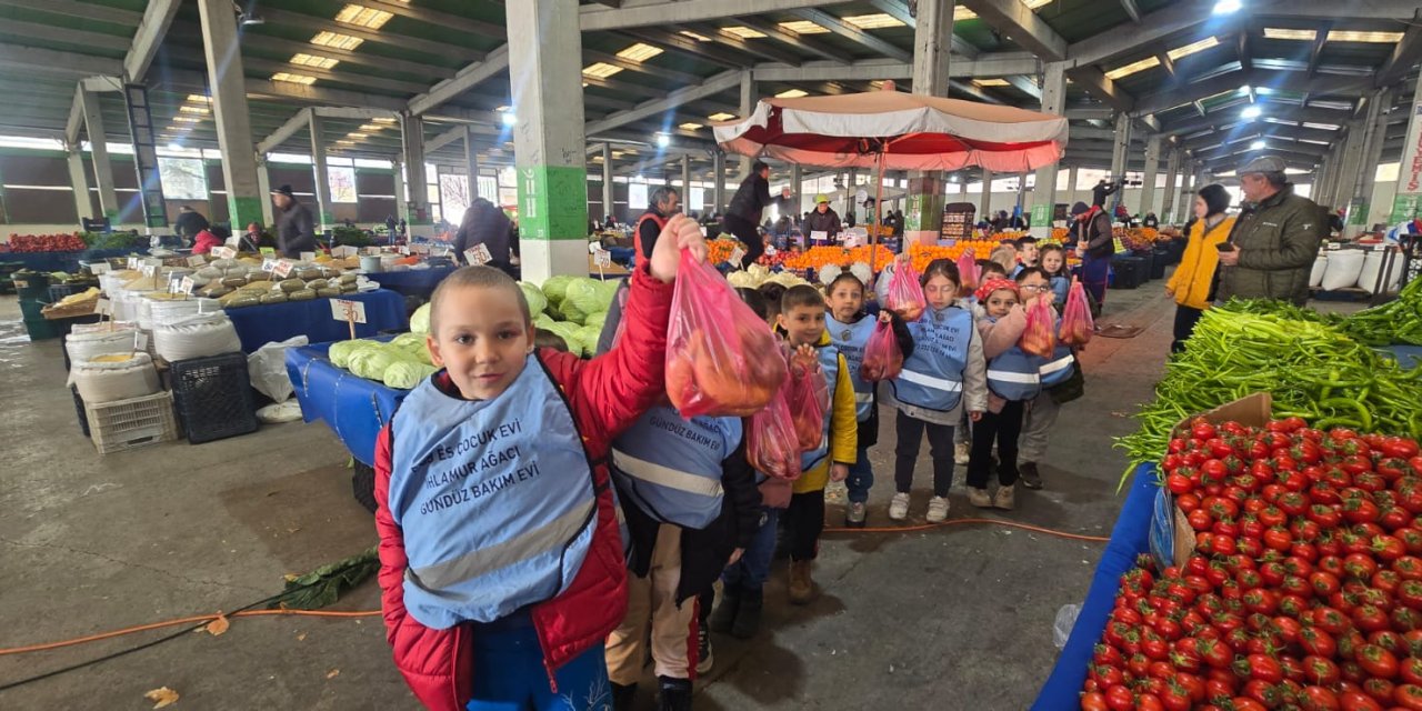 Eskişehir'de minikler yerli ürünlerin nasıl yetiştirildiğini dinledi