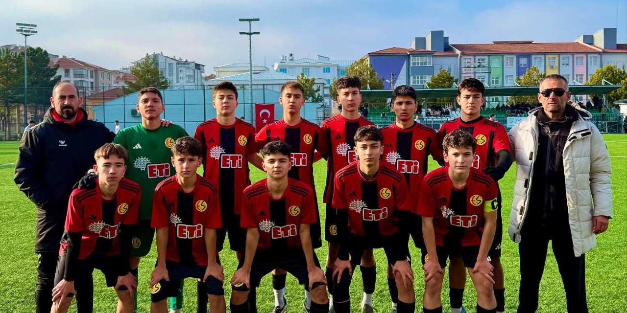 Minik şimşekler evinde