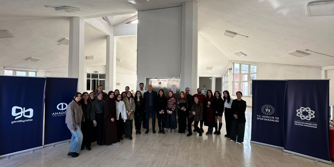 ‘’Afetlerde gençlerin dijital  gönüllülüğü’’ çalıştayı