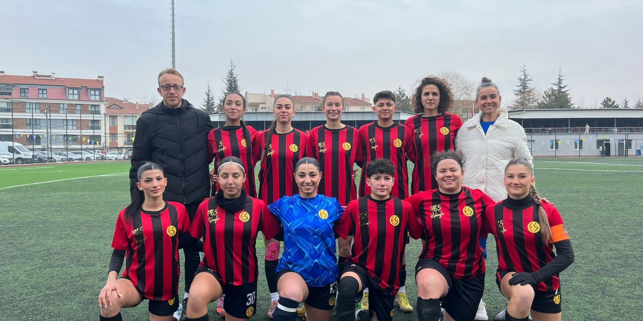 Dişi Şimşekler evinde sultan