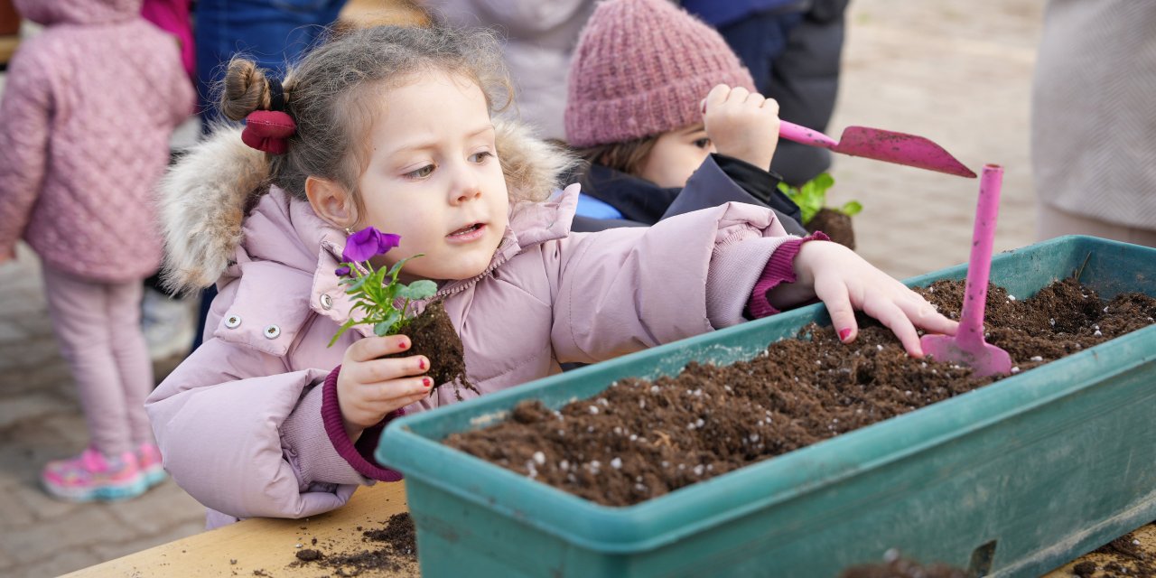 Eskişehir'de minikler doğaya katkı sağladı