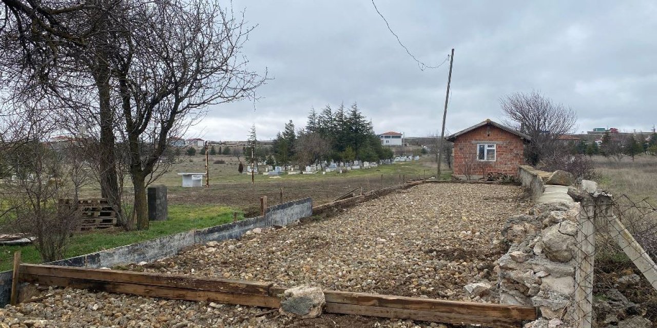 İnönü'de mezarlık alanı düzenleniyor