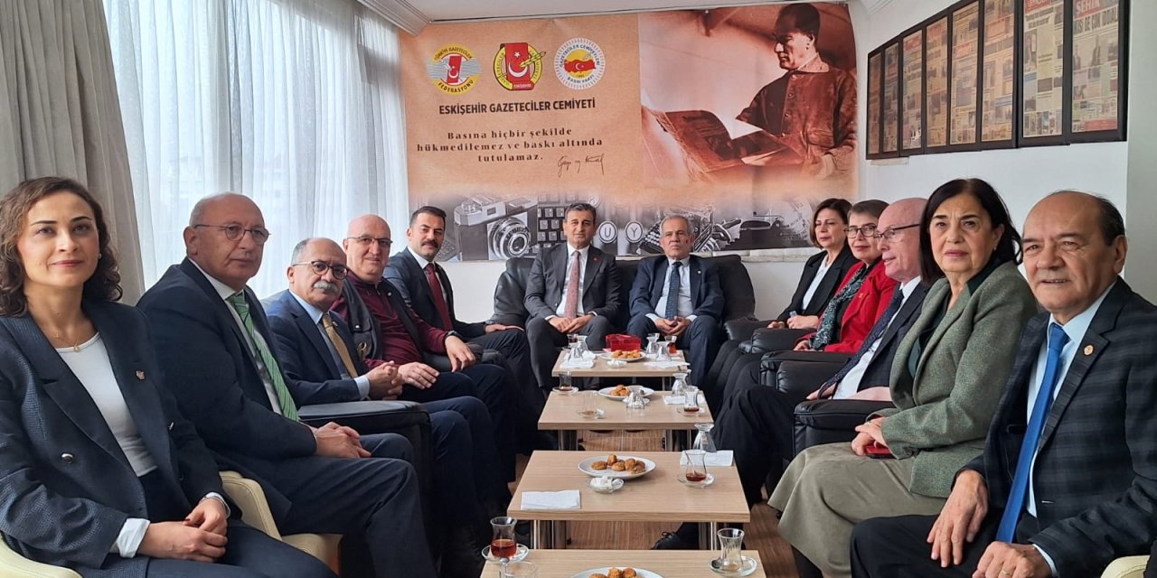 Burhanettin Bulut: “Yerel basın can çekişiyor”