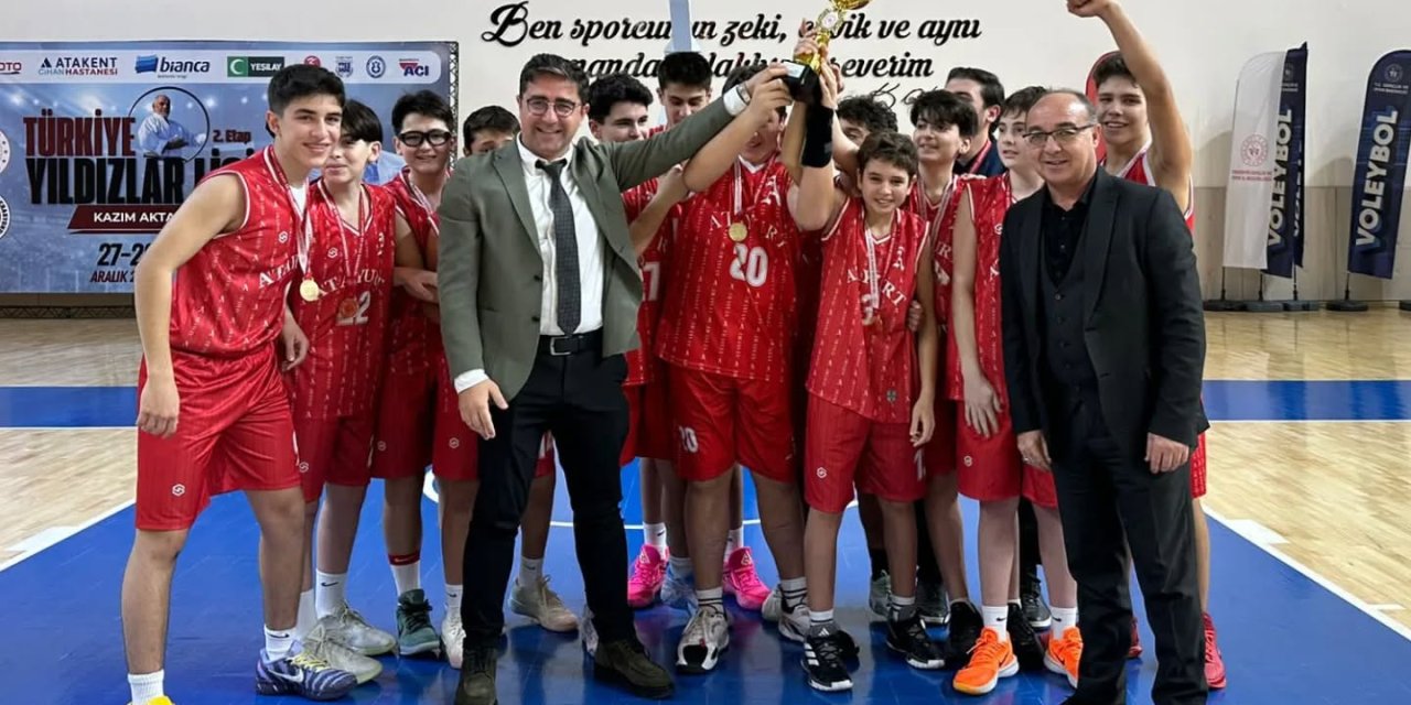 Şampiyon Atayurt Ortaokulu