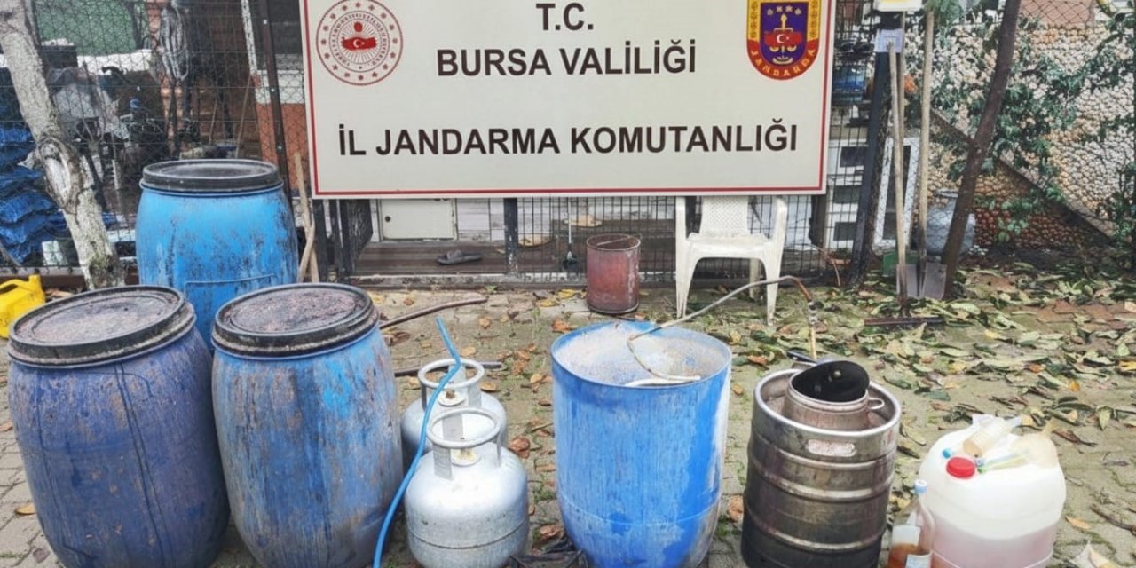 495 litre kaçak içki ele geçirdi