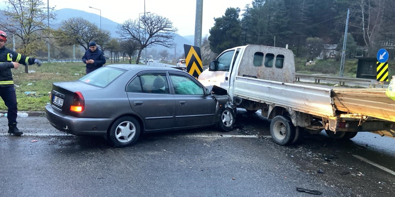 Bilecik-Eskişehir karayolunda feci kaza: 5 yaralı