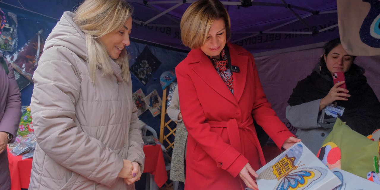 ESMEK yeni yıl hediyelik eşya pazarı açıldı