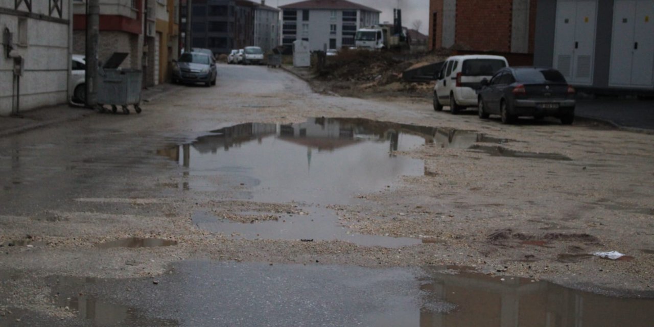 Eskişehir'de yollar göle döndü!