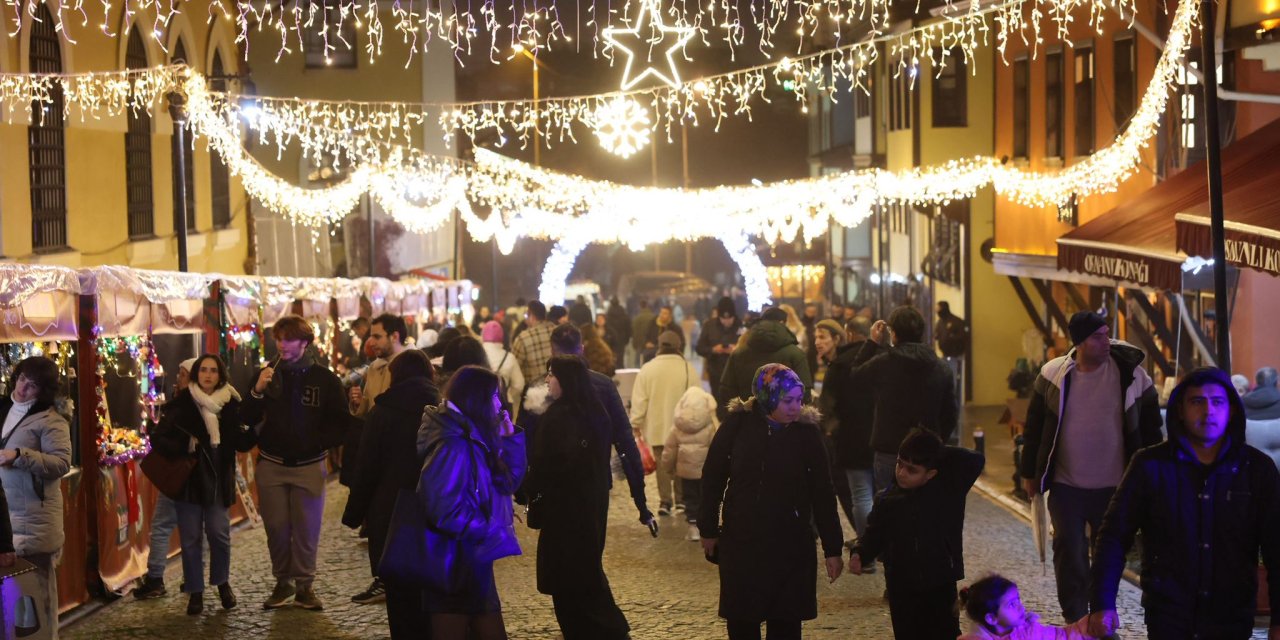 Odunpazarı'nda Yeni Yıl Pazarı’na yoğun ilgi
