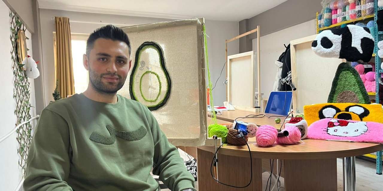 Eskişehir’de çiftlerin hediyelerini dokuduğu atölye ilgi çekiyor