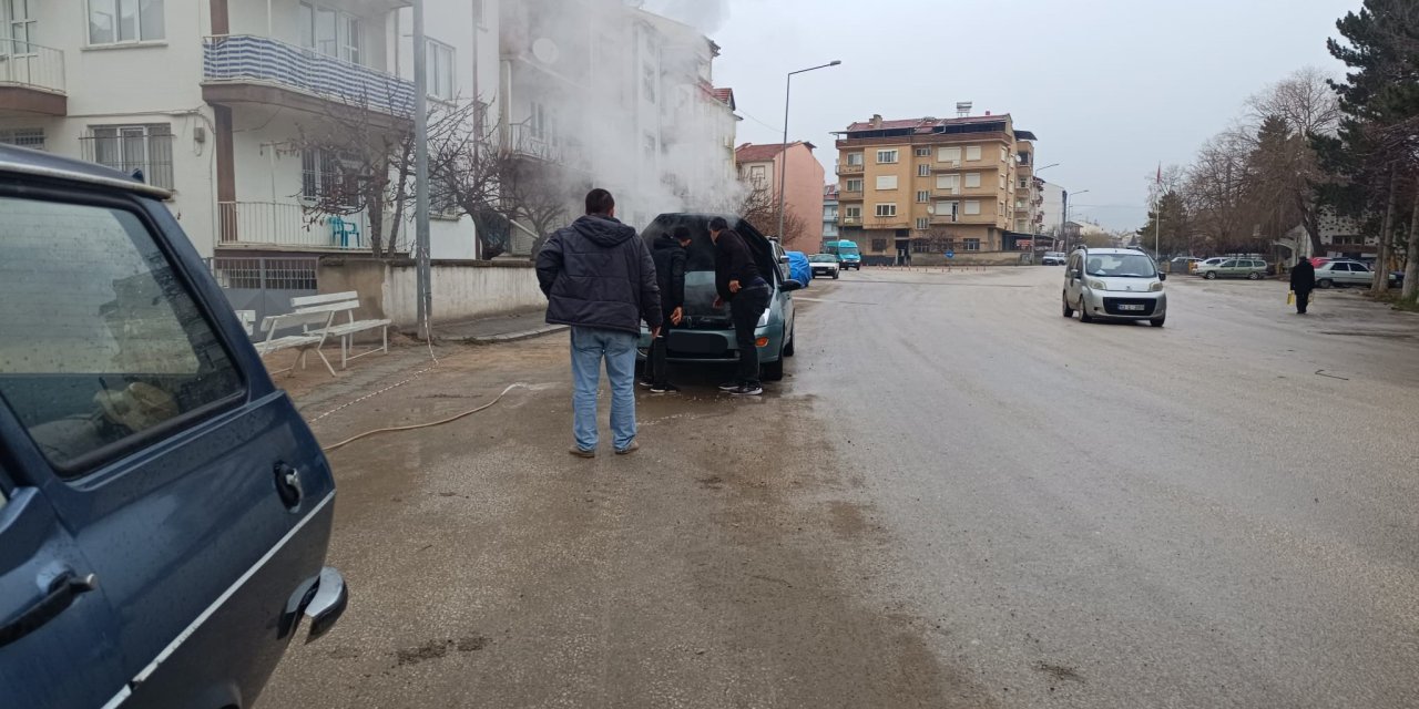 Afyon'da çıkan yangın panik yarattı